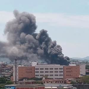 Saques, tiros e incêndio no Ceasa do Rio de Janeiro